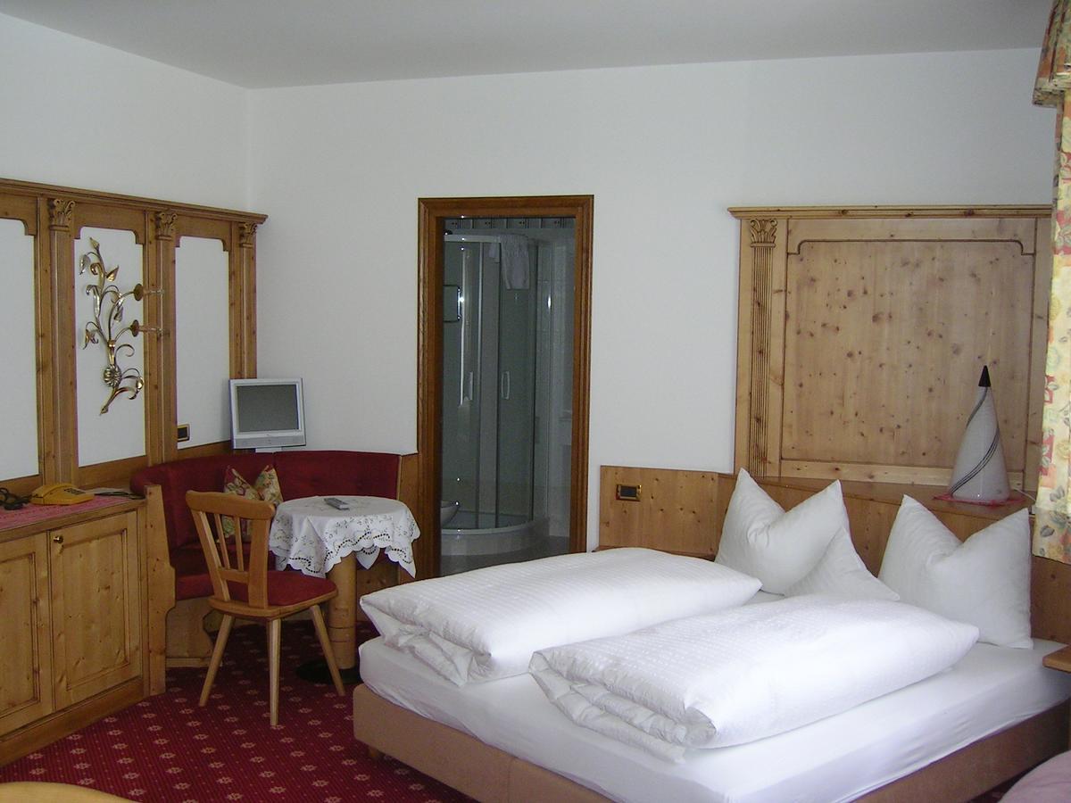 Hotel Garni Royal أرابّا المظهر الخارجي الصورة
