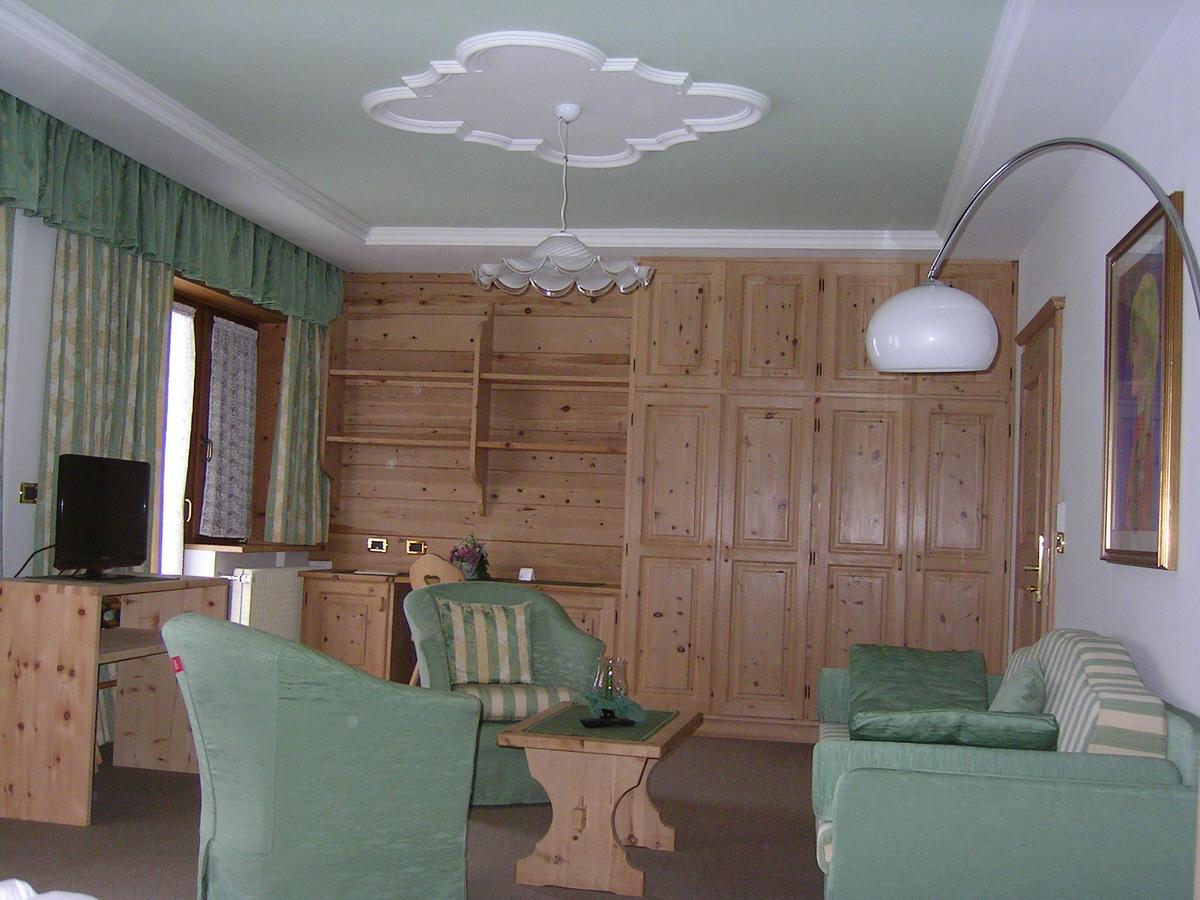Hotel Garni Royal أرابّا المظهر الخارجي الصورة