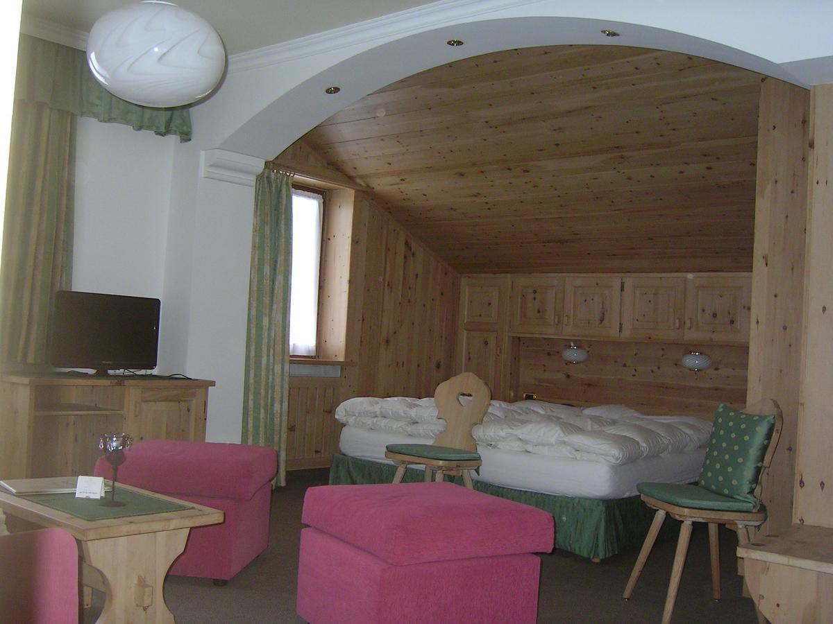 Hotel Garni Royal أرابّا المظهر الخارجي الصورة